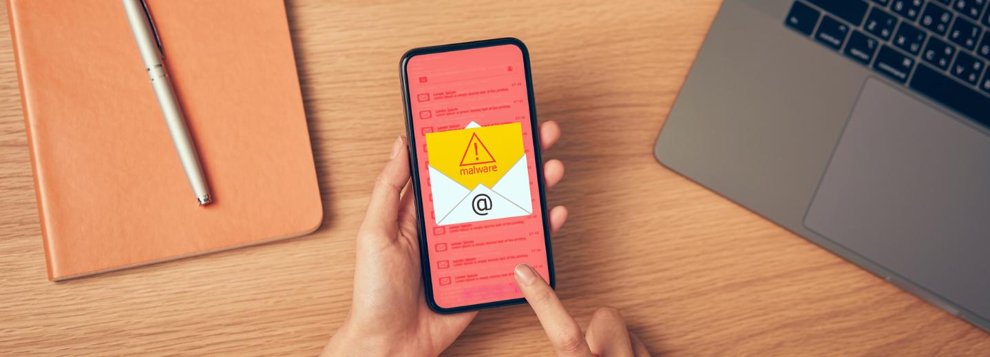 Mobile phone with Malware alert